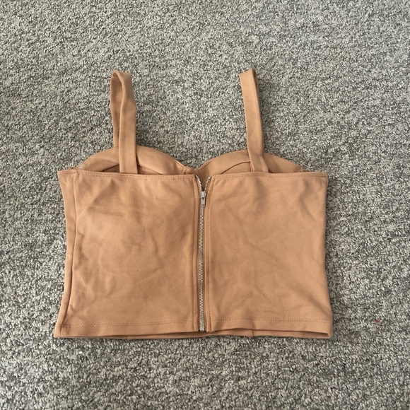 Size L Tank/crop top. Got from TJ maxx - Picture 2 of 4